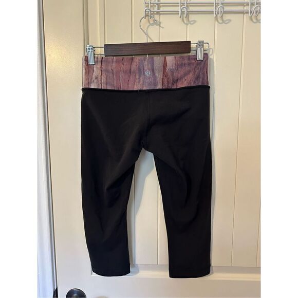 Lululemon Cropped Workout Activewear Leggings Size 6 - Picture 4 of 6